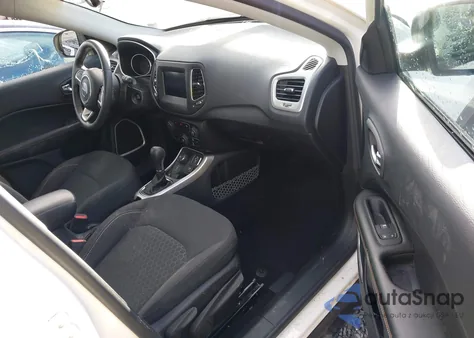 2019 Jeep Compass Sport 4X4 из США, поврежденный, VIN 3C4NJDAB4KT679738